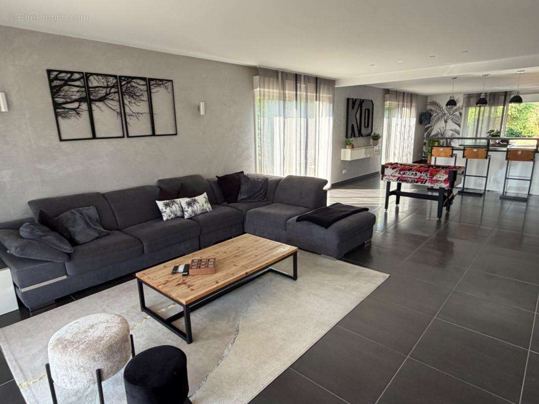 Villa sur parc arboré avec piscine - photo 7