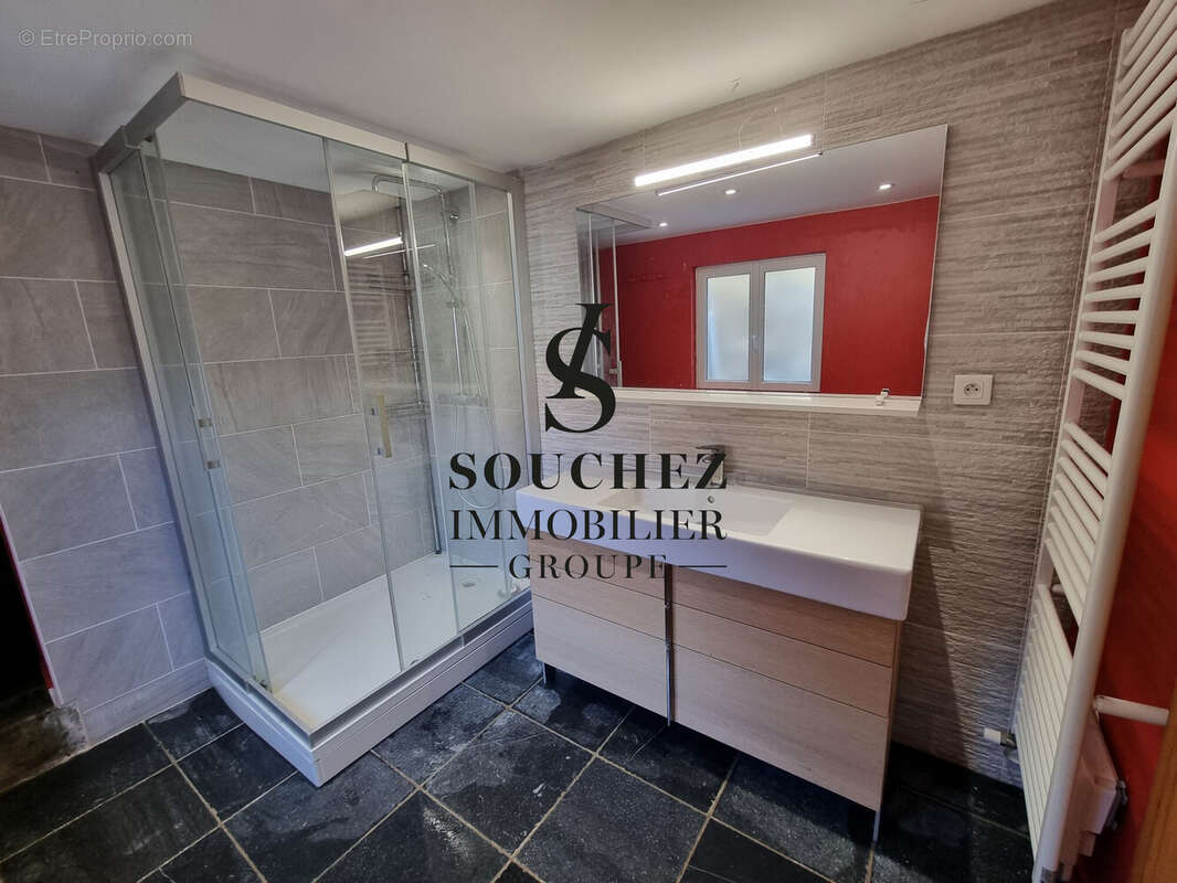 Maison à MONT-SAINT-ELOI