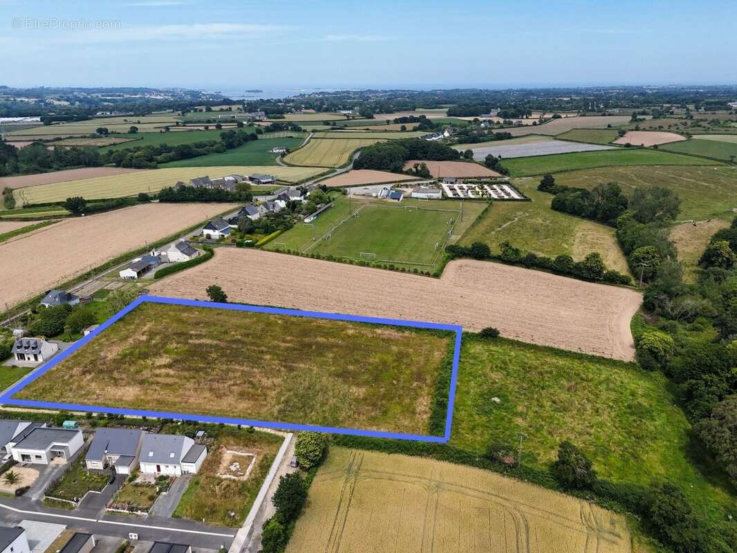 Terrain à TREDARZEC