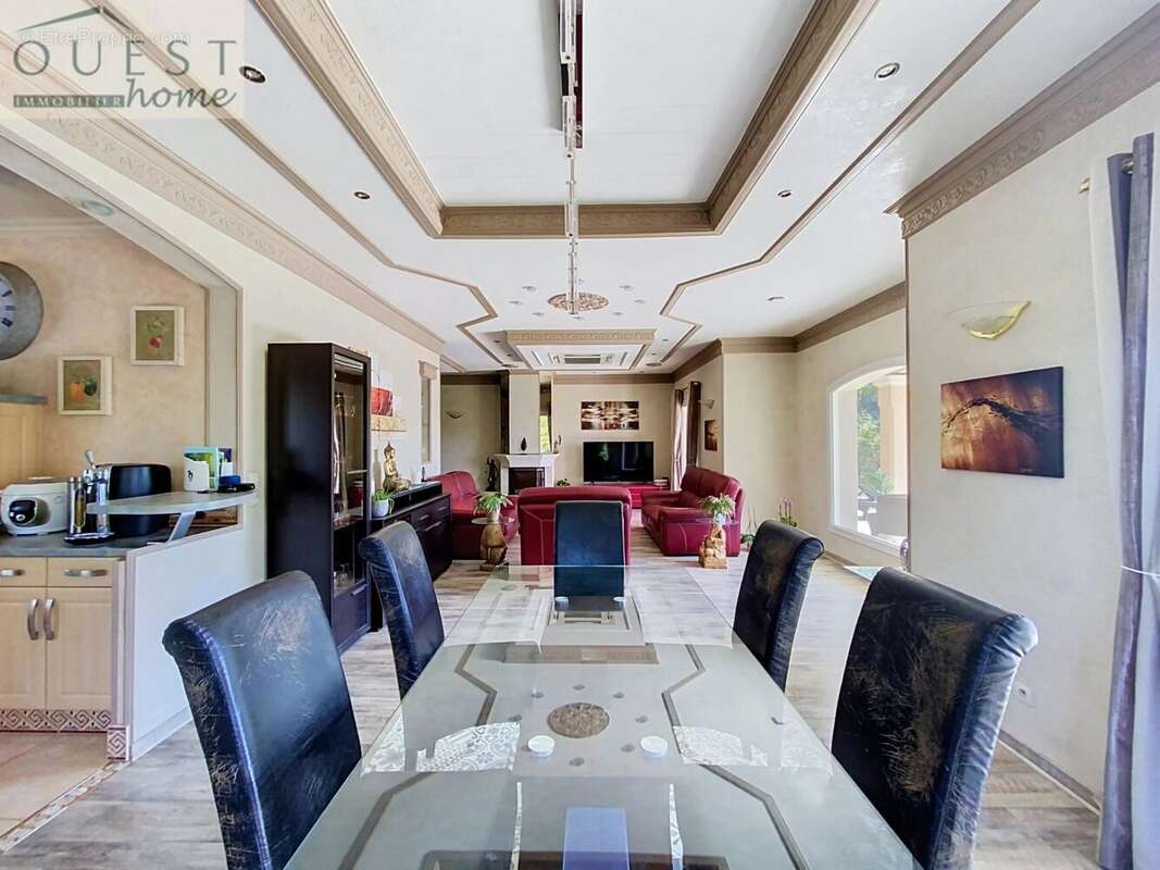 Propriété familiale de 5 chambres, 314m2 avec vue sur les mo - photo 19