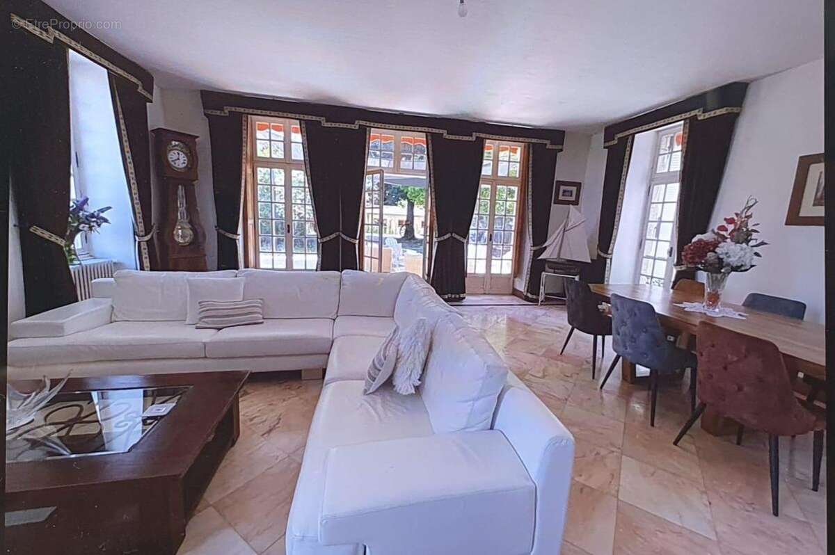Maison à AUTUN