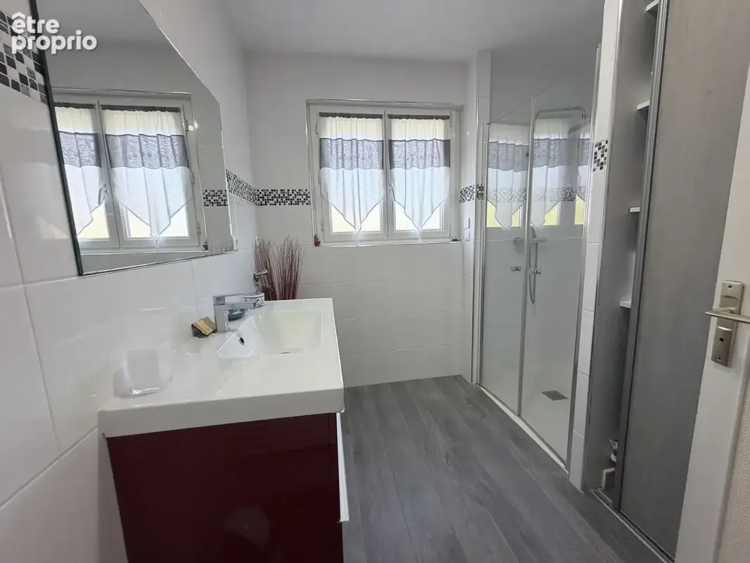 Au calme, maison de plain-pied avec jardin et garage. - photo 6