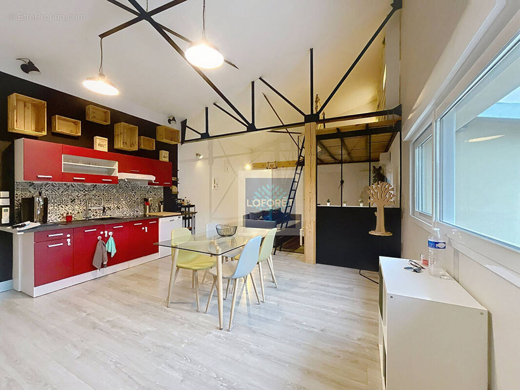 Appartement à SAINT-YZAN-DE-SOUDIAC