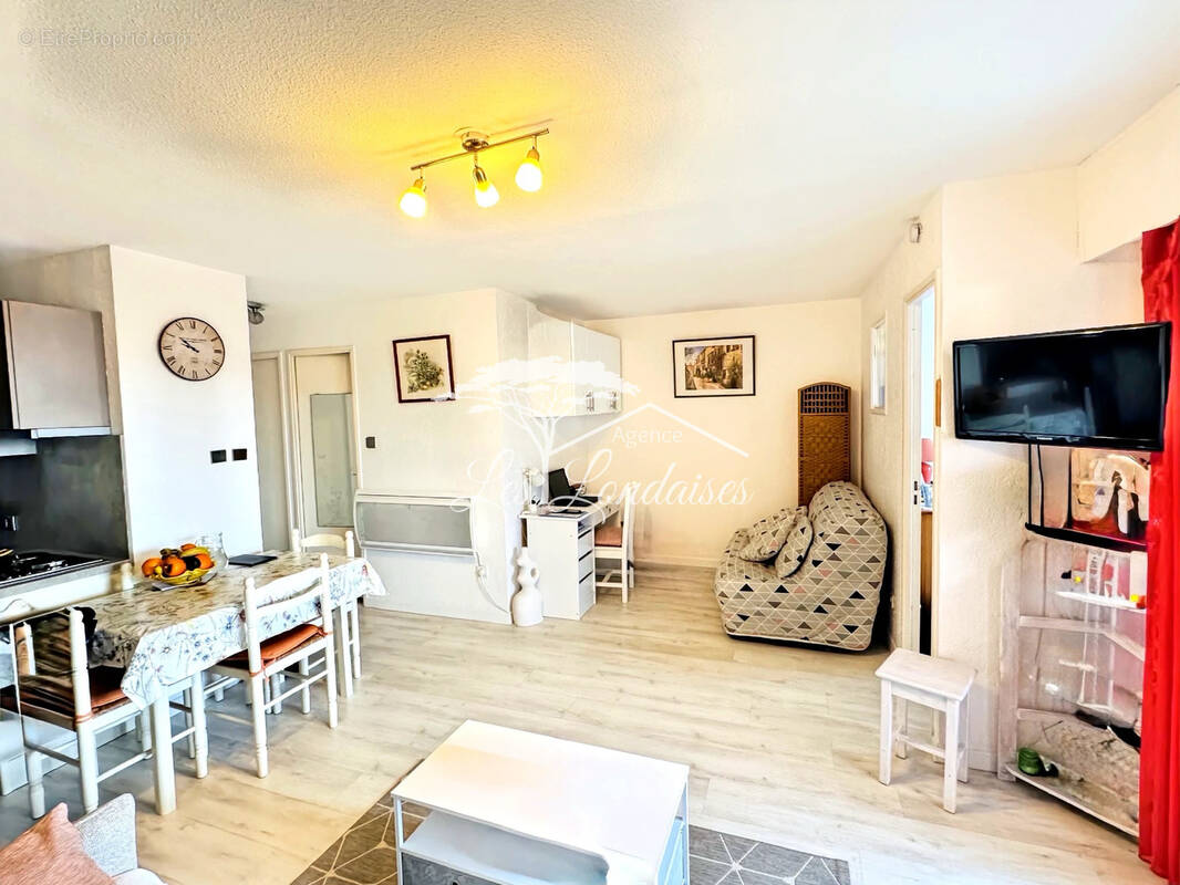 Appartement à LA LONDE-LES-MAURES