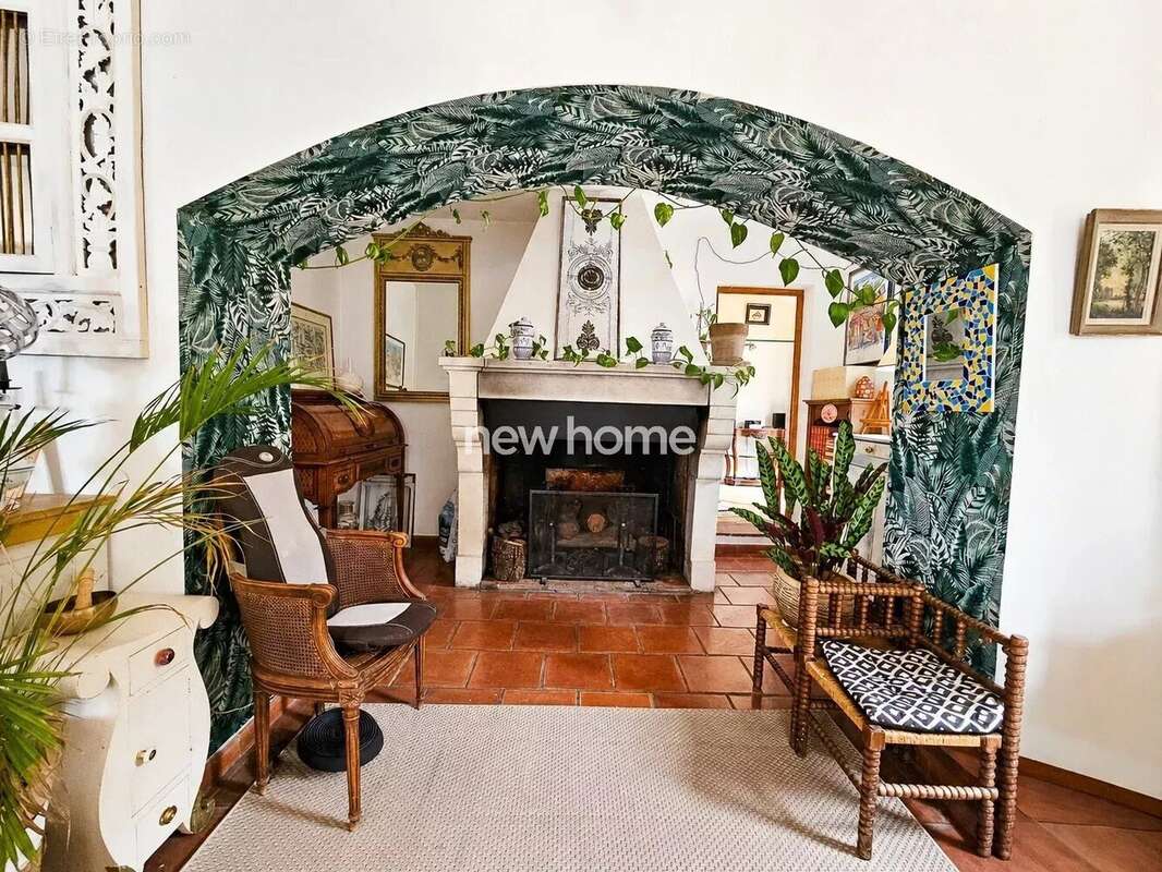 Élégante propriété de caractère avec très belle vue, piscine et gîte indépendant - photo 15