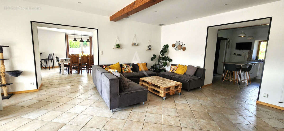 Maison à VOUILLE