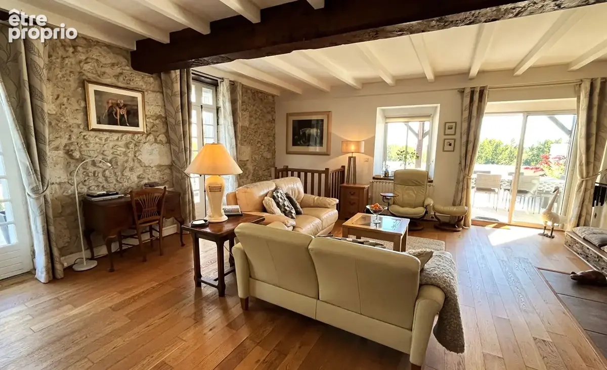 Belle maison en pierre, piscine et vue panoramique : le trio gagnant ! - photo 4