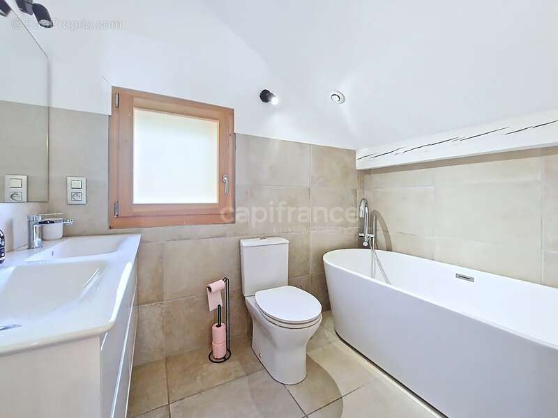 Chalet à vendre 5 pièces LES CONTAMINES MONTJOIE (74) - photo 14