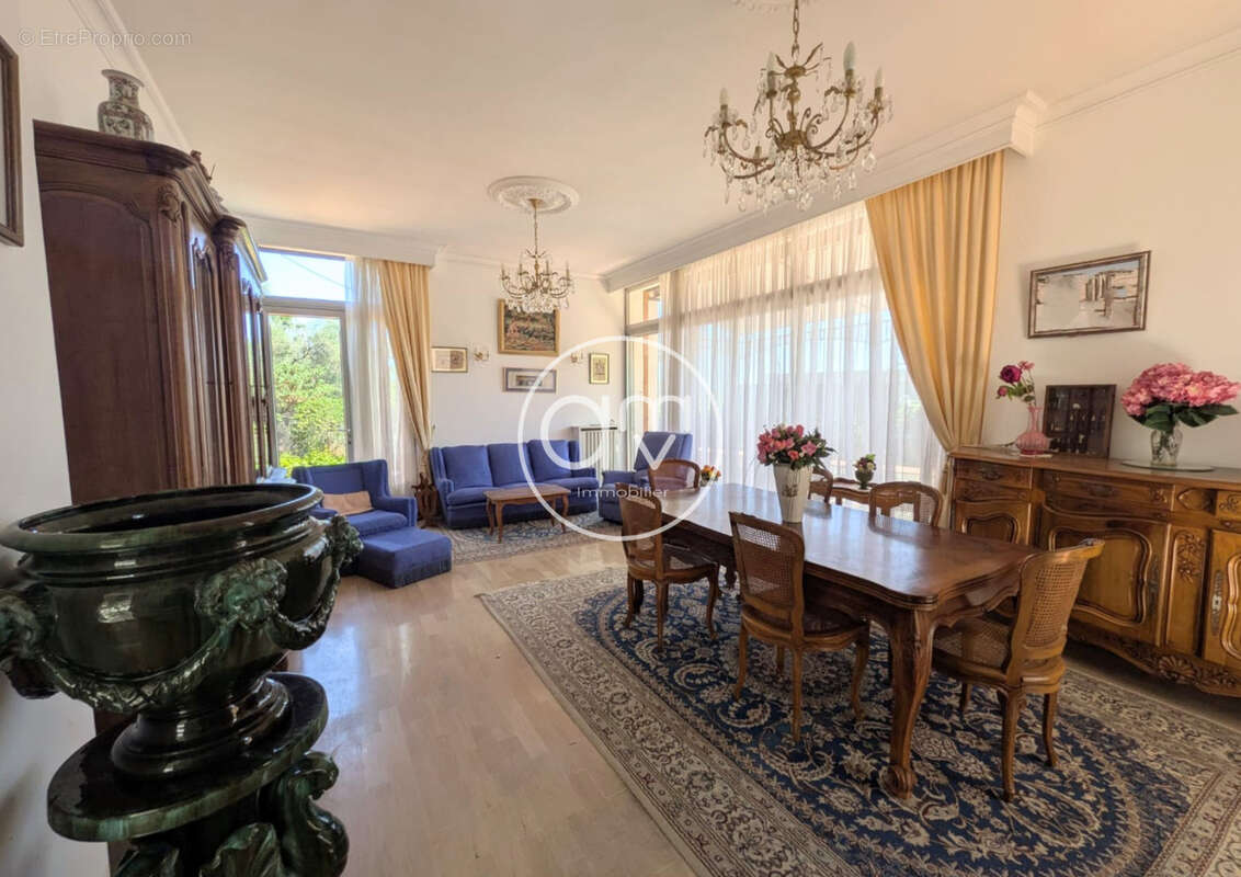 Appartement à HYERES