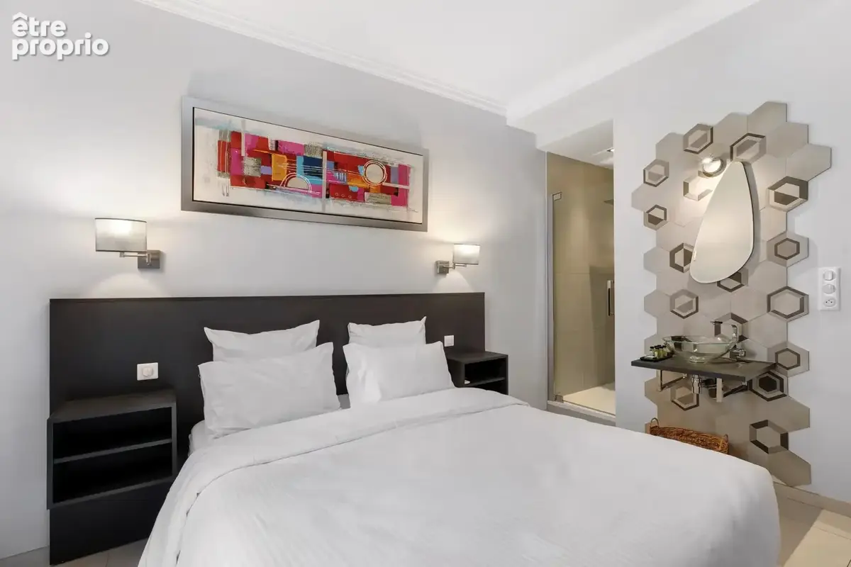CANNES République - Appartement 3 pièces rénové - photo 7
