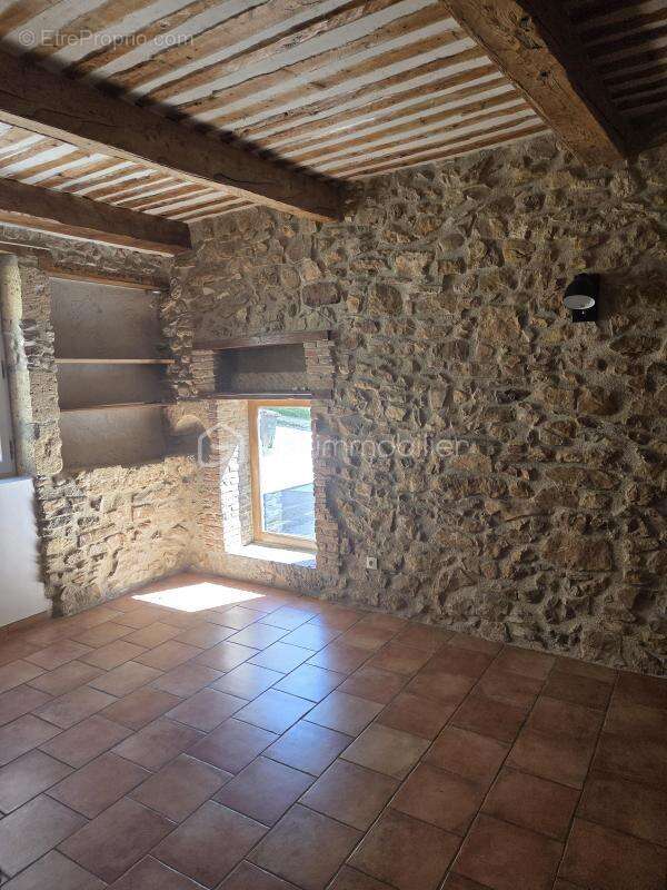 Maison à SAINT-VICTOR-LA-COSTE
