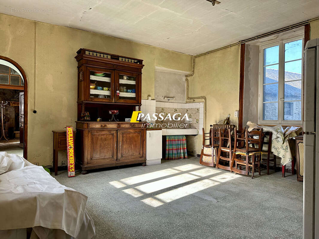 A VENDRE - Ensemble immobilier et terrain attenant - LE MEJANEL - photo 8
