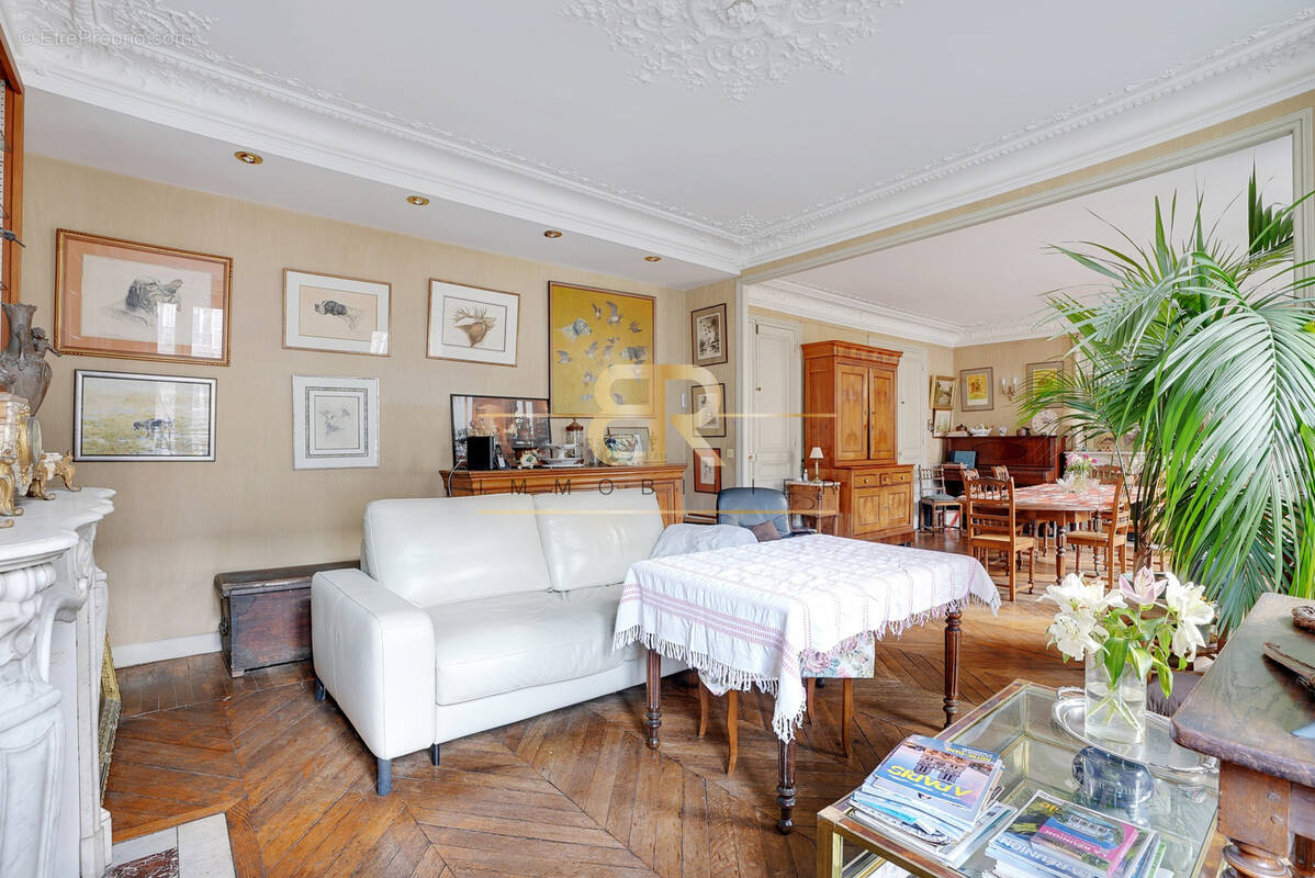 Appartement à PARIS-10E