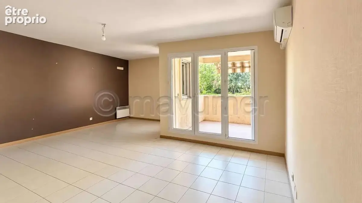 Lumineux T3 avec terrasse de 12m² , garage, vue dégagée, 13011 Marseille n°5