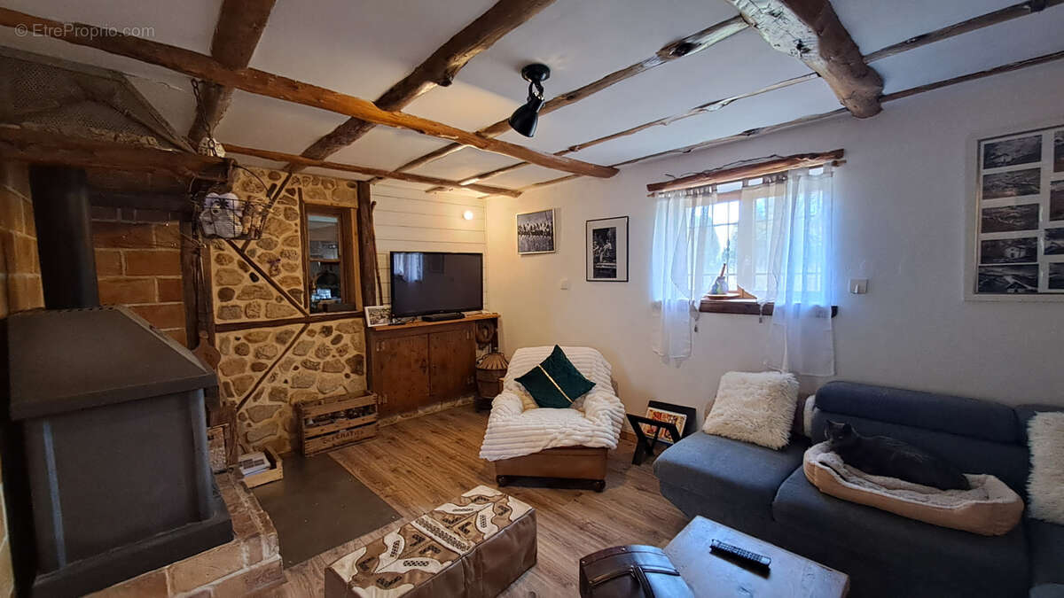 Maison à TRAVAILLAN