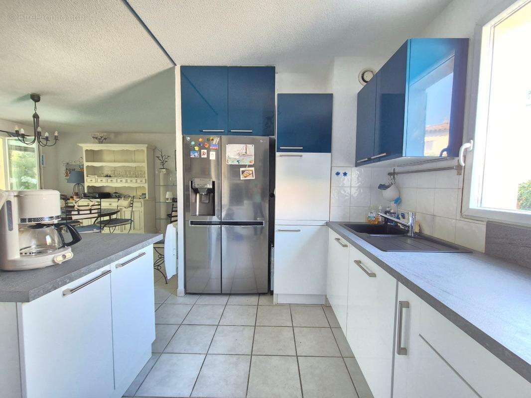 Maison familiale avec piscine a vendre a sanary secteur beaucours - photo 10