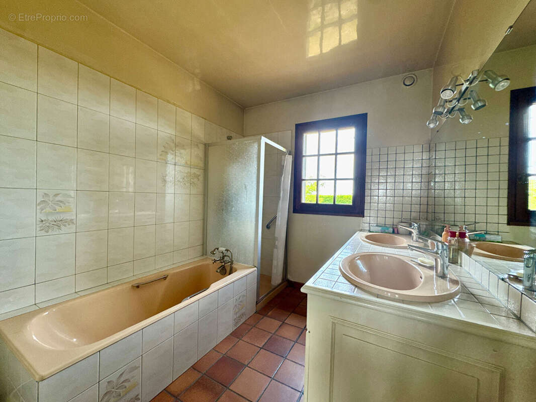 Maison à CROTTES-EN-PITHIVERAIS