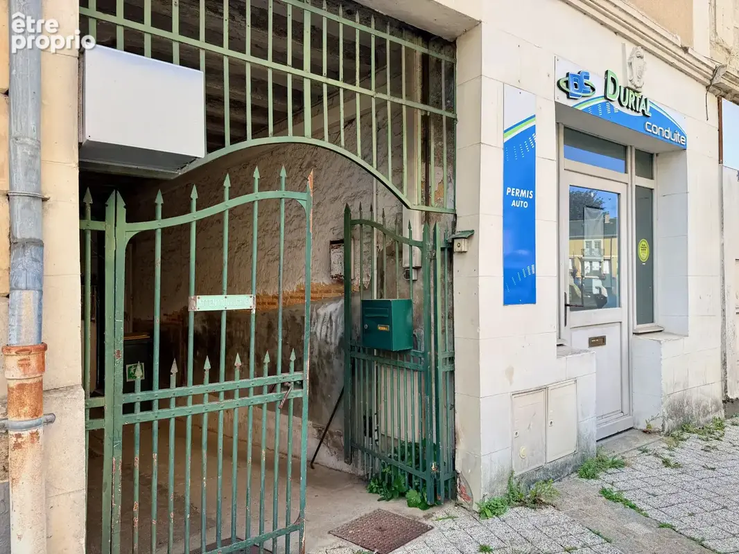 DURTAL CENTRE, immeuble à usage mixte - photo 1