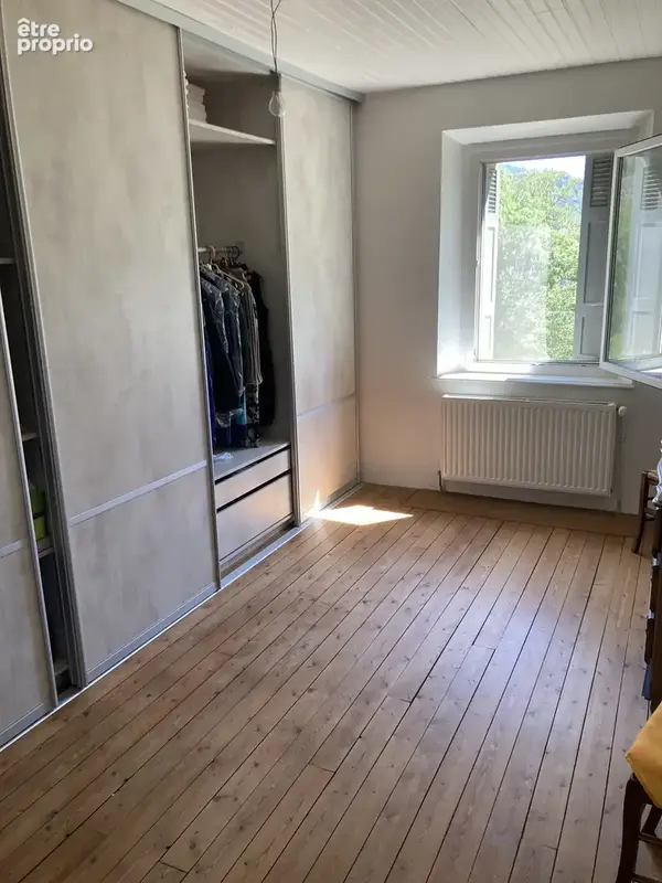 Propriété exceptionnelle en bord de rivière avec 3 appartements, grands garages et magnifique jardin à Axat - photo 21