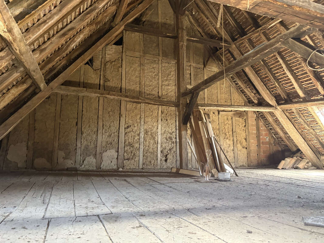 Maison à COUSSAC-BONNEVAL