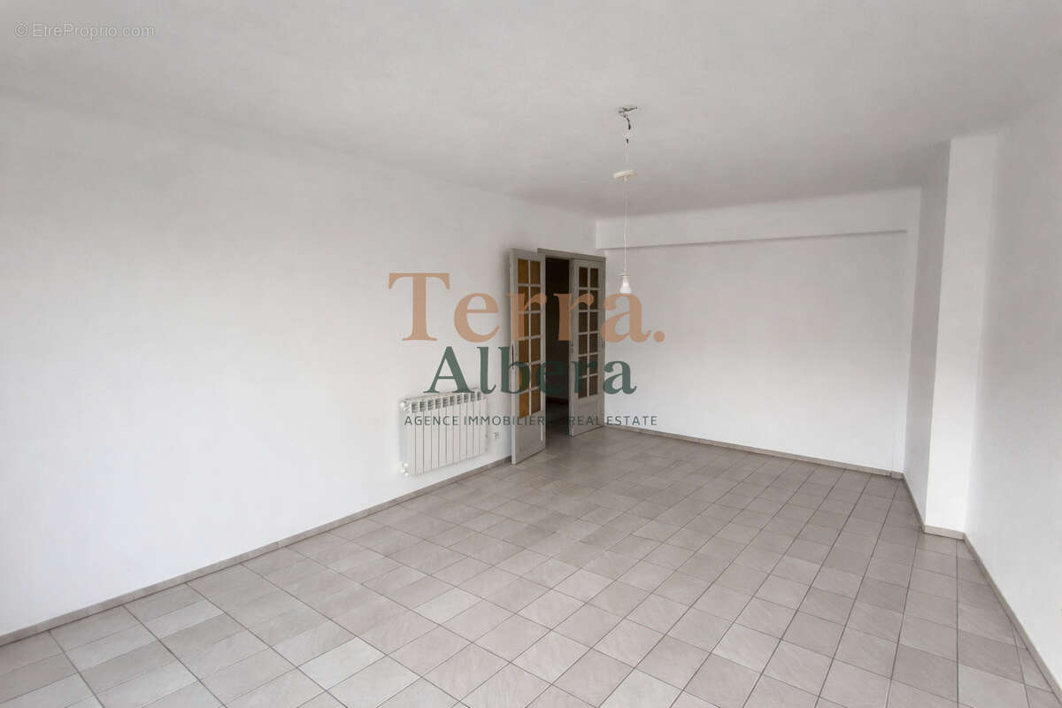 Appartement T4 - 80,61m2 + terrasse - photo 2