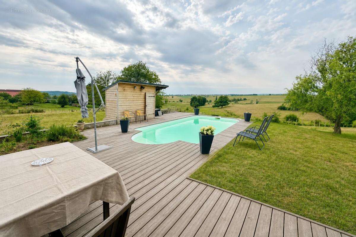 Maison de 8 pièces de 200 m² située à Châteney - photo 25