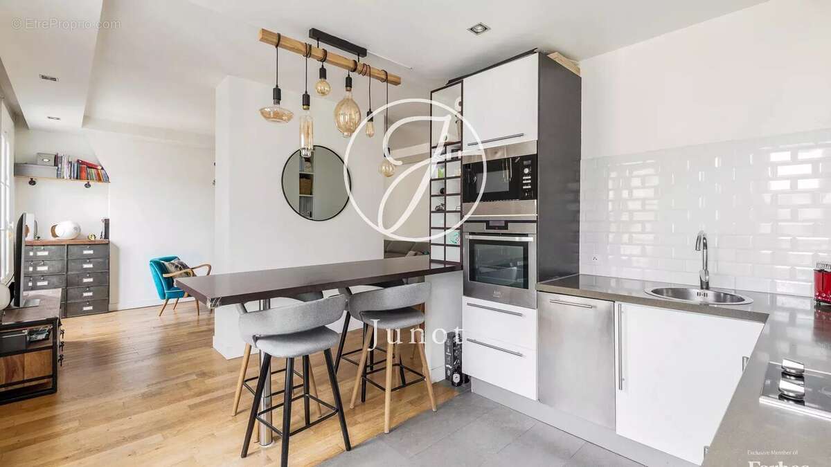 Appartement à PARIS-18E