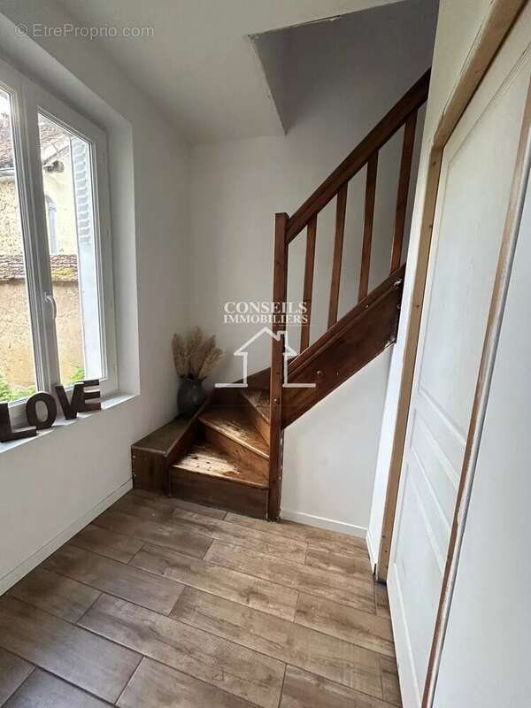 Maison à VILLENEUVE-SUR-YONNE