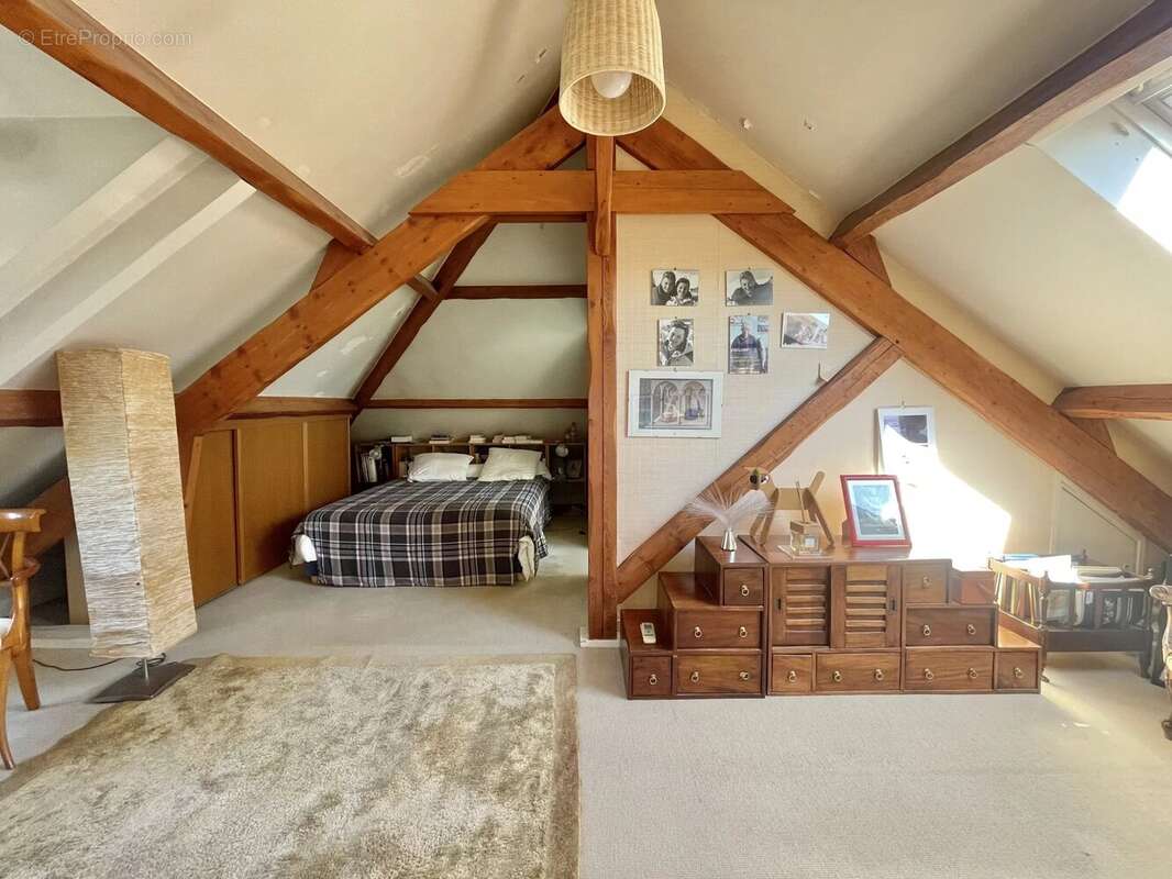 Maison à VERRIERES-LE-BUISSON