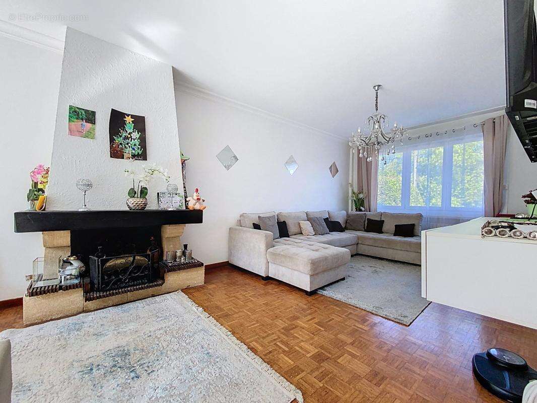 Maison à LA CHAPELLE-D&#039;ARMENTIERES