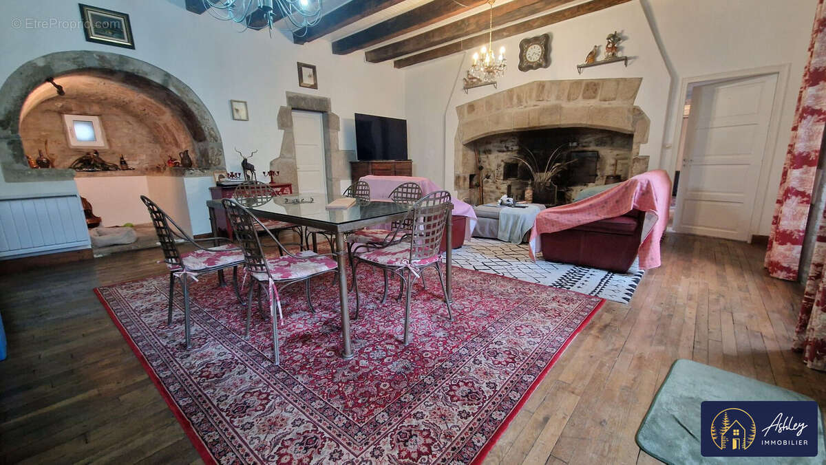 Maison à SOURSAC
