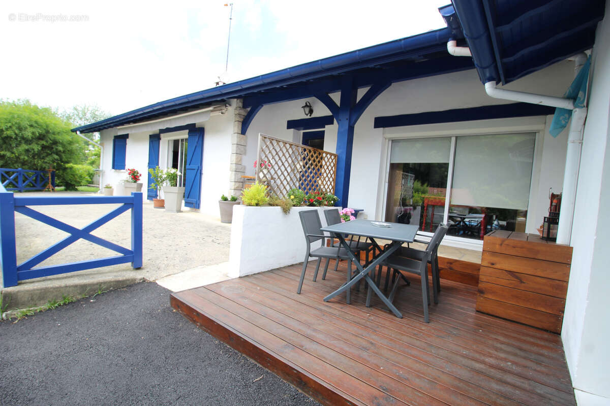 Maison à SAINT-PIERRE-D'IRUBE