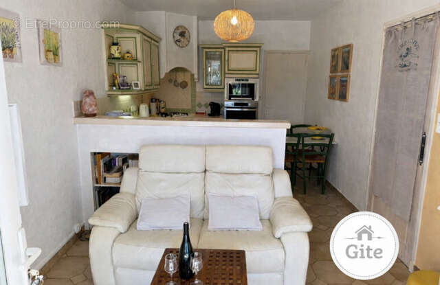 Maison à PERNES-LES-FONTAINES