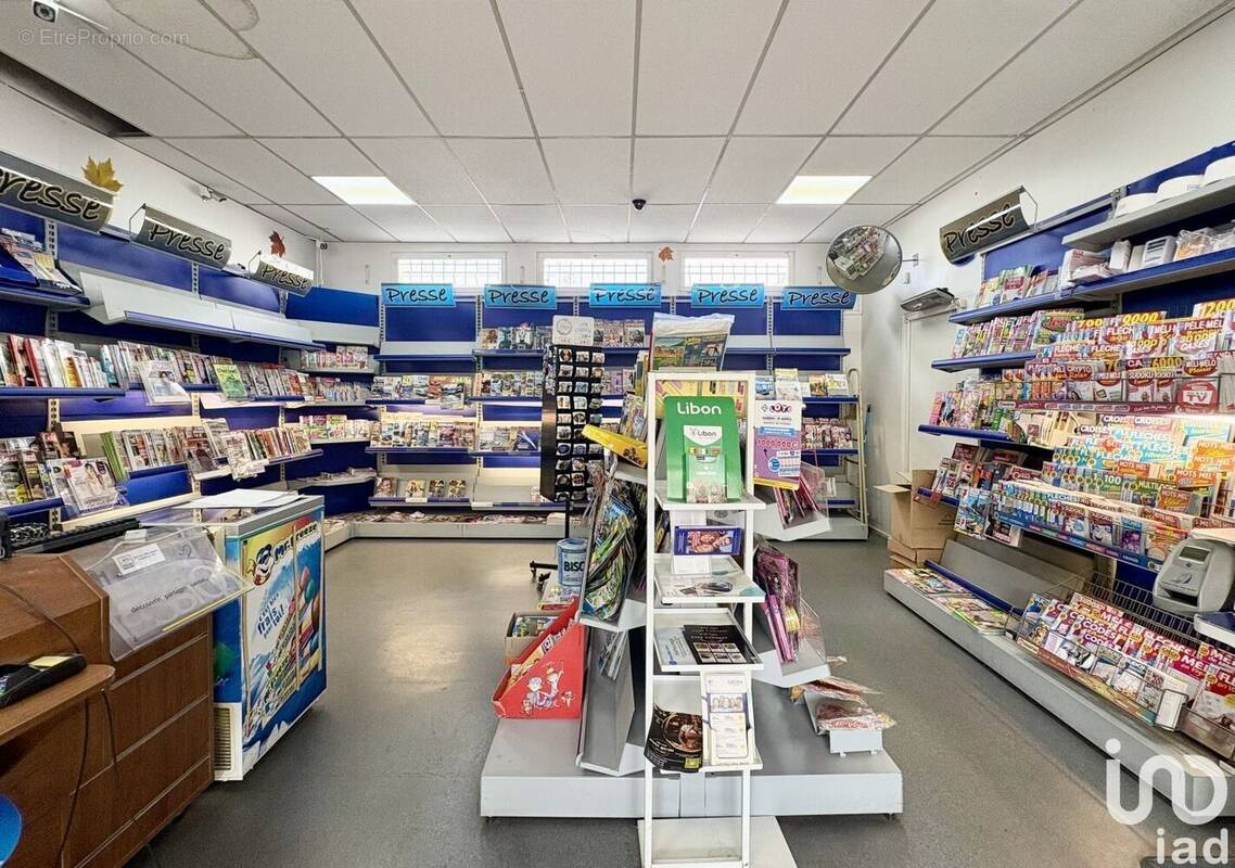 Photo 1 - Commerce à MOISSY-CRAMAYEL