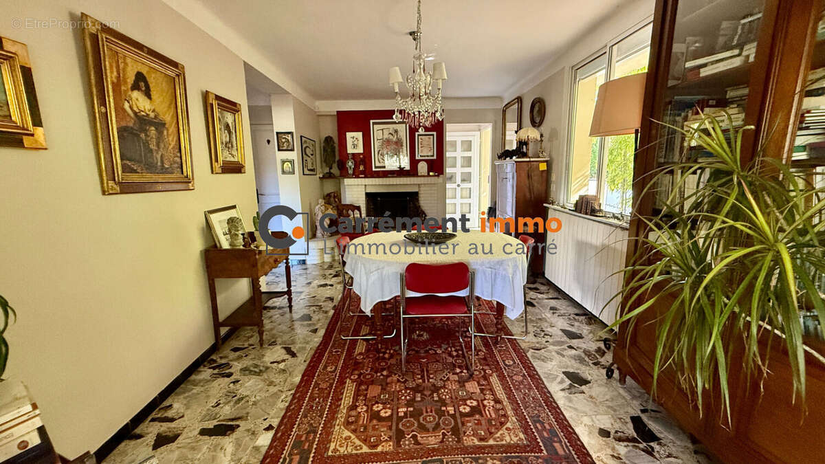 Maison à SAINT-CLEMENT-DE-RIVIERE