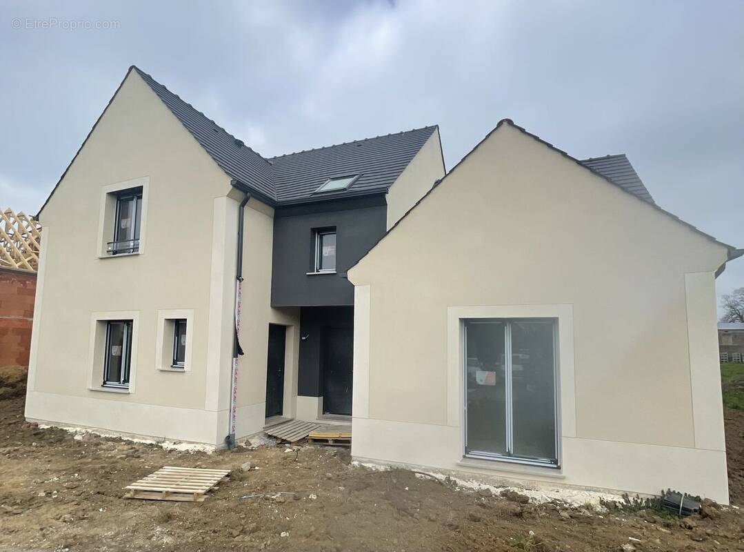 Terrain à LUZARCHES