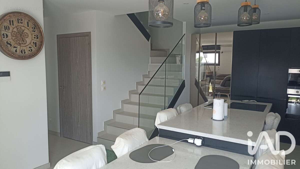 Maison 118 m² à Meysse  - photo 8