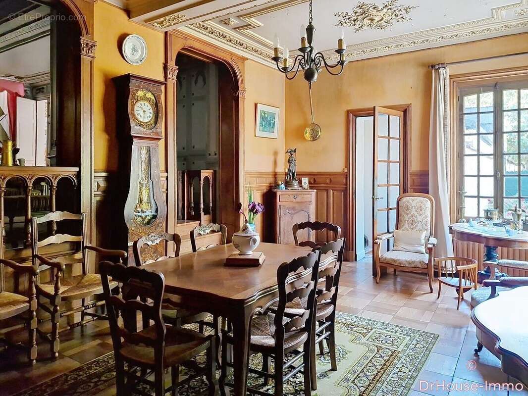 Maison à SAINT-PIERRE-SUR-DIVES