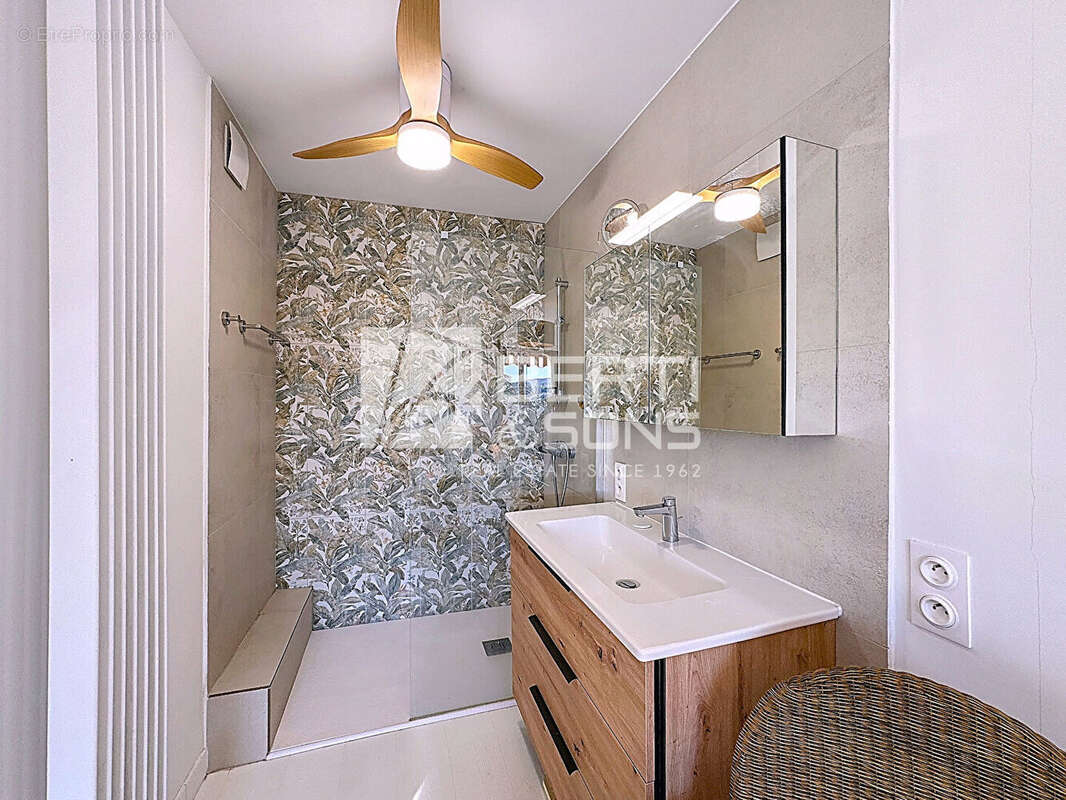 Appartement à MANDELIEU-LA-NAPOULE