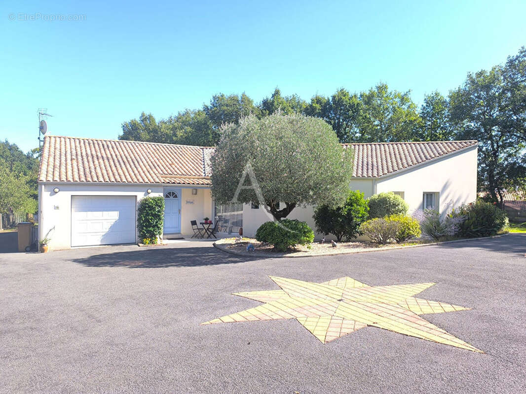 Maison à TALMONT-SAINT-HILAIRE