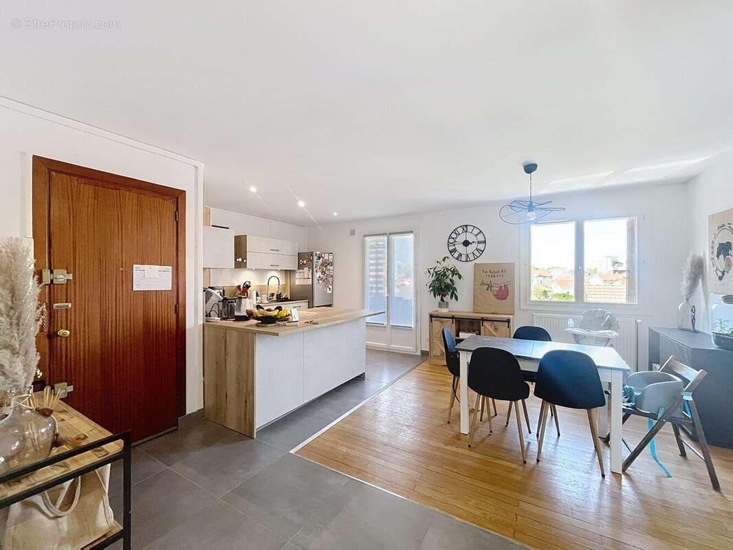 Appartement à FONTAINE