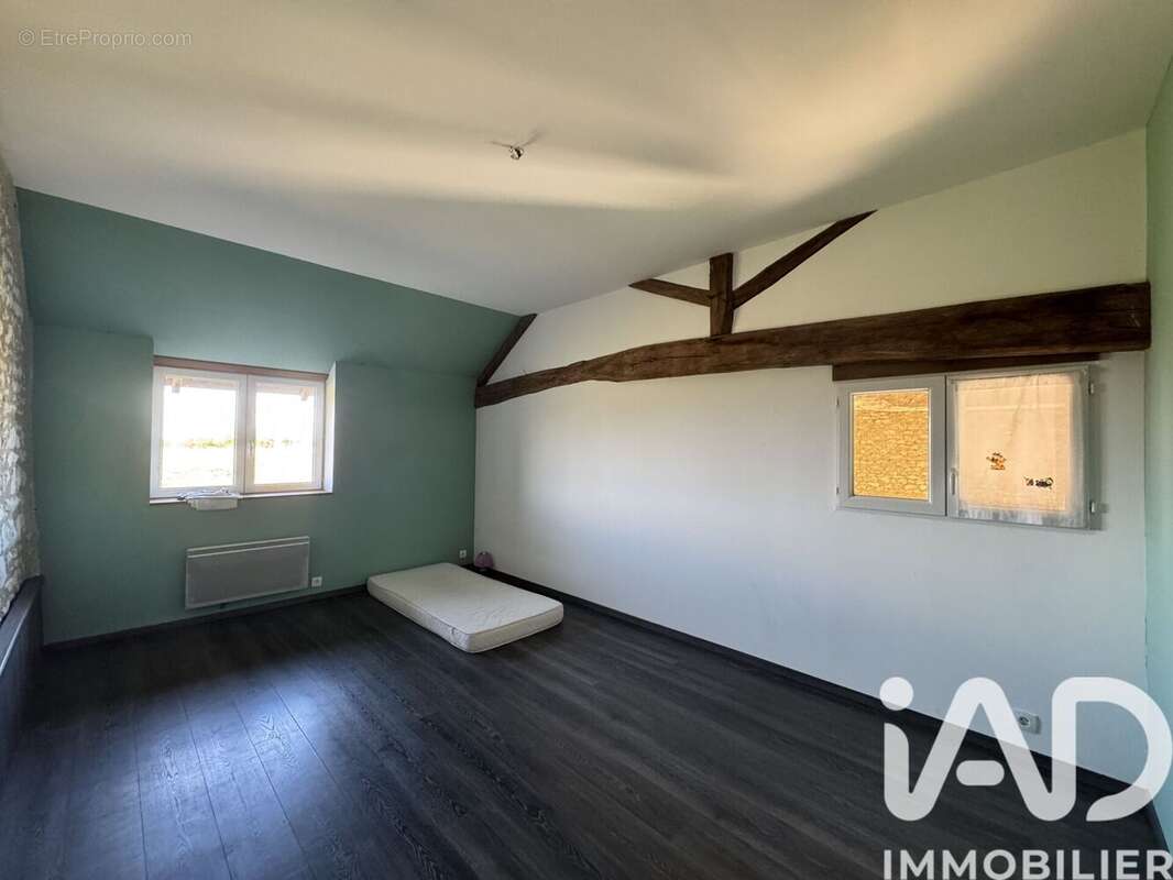 Maison 194 m² à Luze  - photo 9
