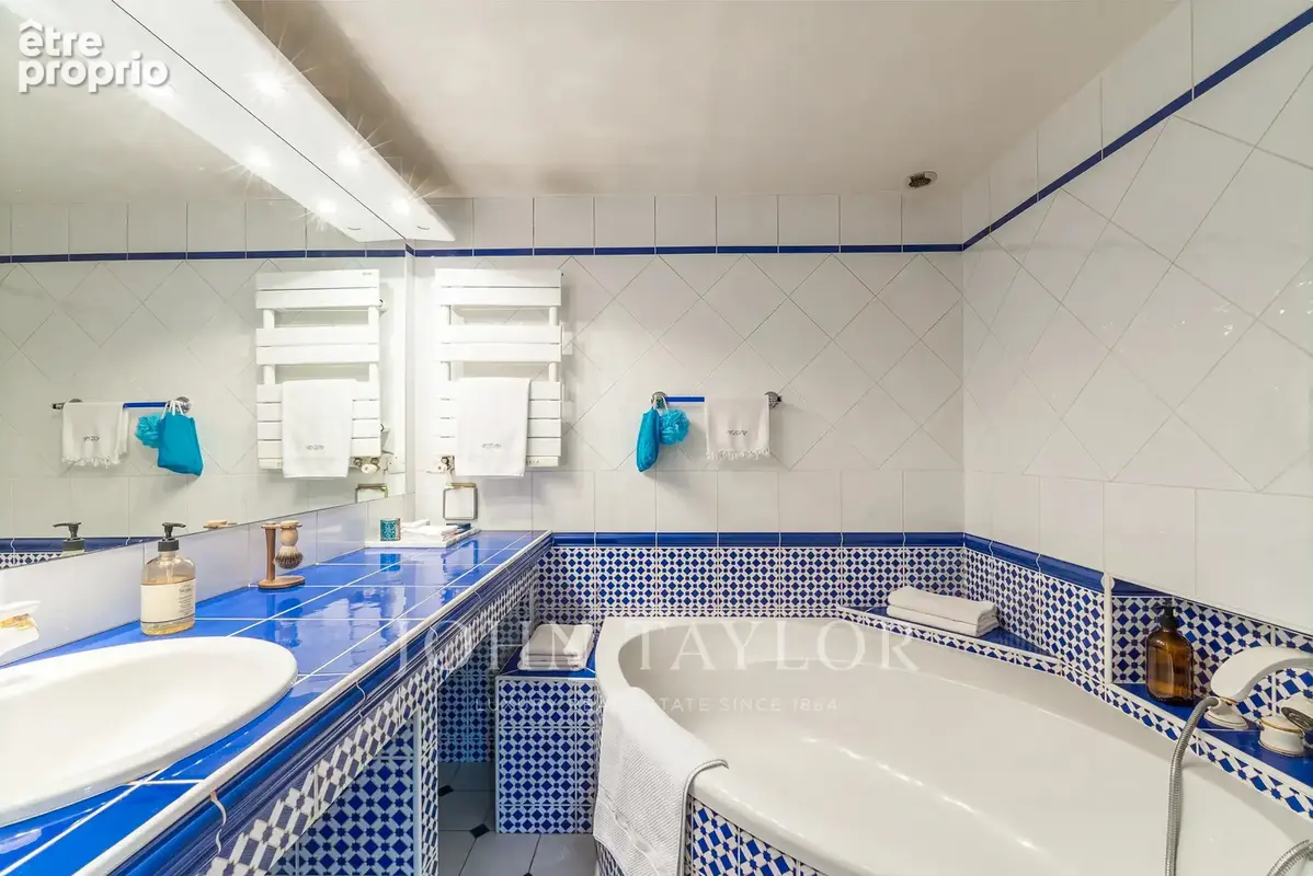Villa d’architecte – parc paysager de 3 000 m² – piscine – pool house – dépendance - photo 11