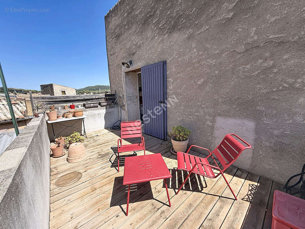Terrasse plein ciel et charme absolu pour ce duplex rénové... un vrai coup de coeur ! - photo 2