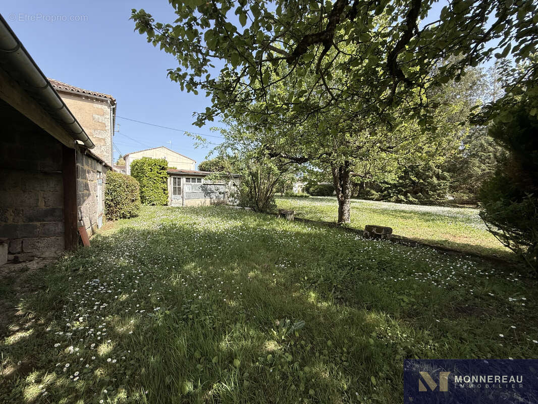 Maison à GOND-PONTOUVRE