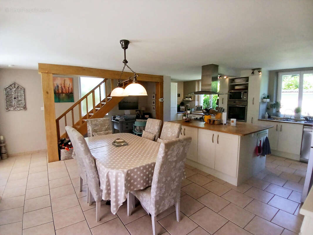 kitchen 2 - Maison à BUSSIERE-BADIL