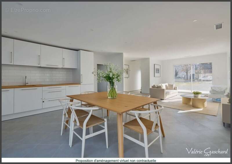 Maison à SAINT-MEDARD-DE-GUIZIERES