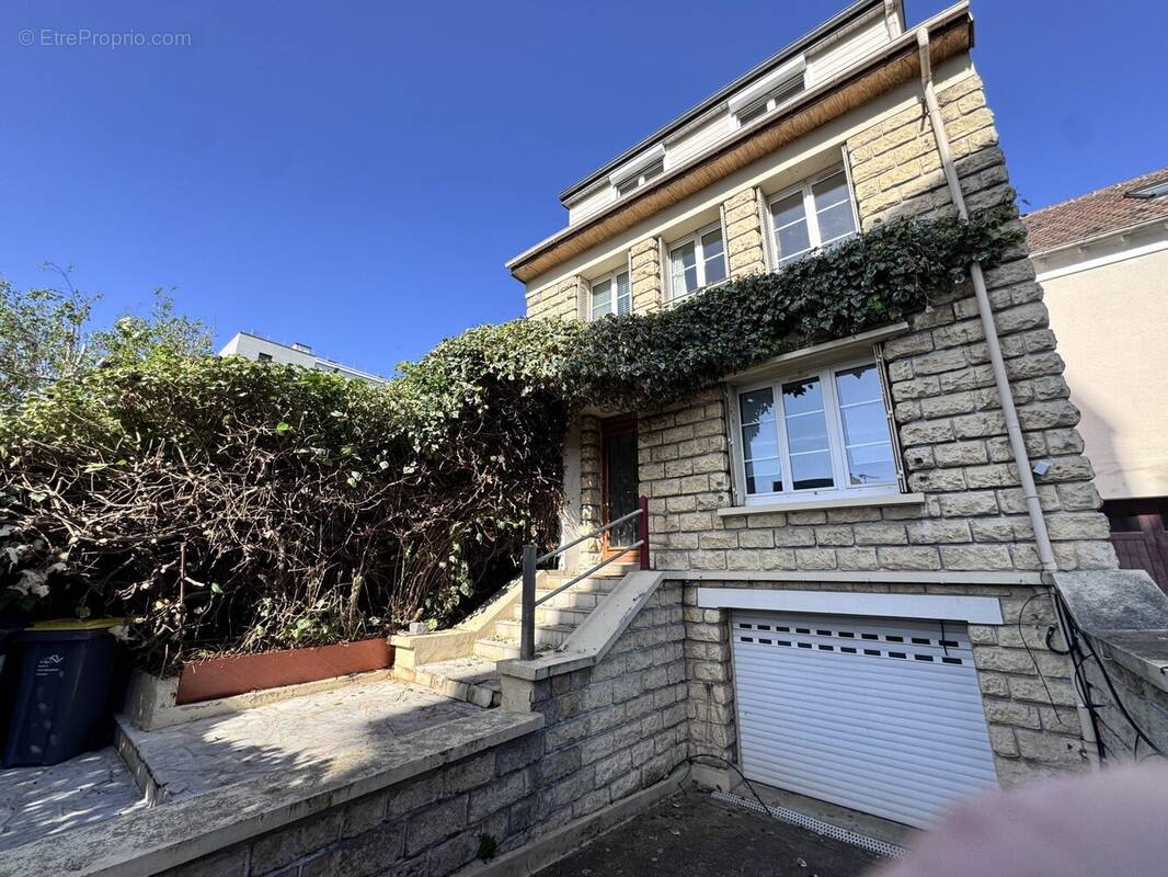 Maison à SURESNES