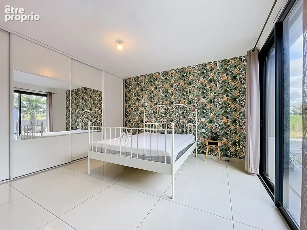 Longué-jumelles - maison contemporaine avec piscine, 5 chambres et plus de 184 m² habitables - photo 7