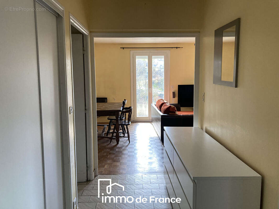 Maison à LE MONASTERE